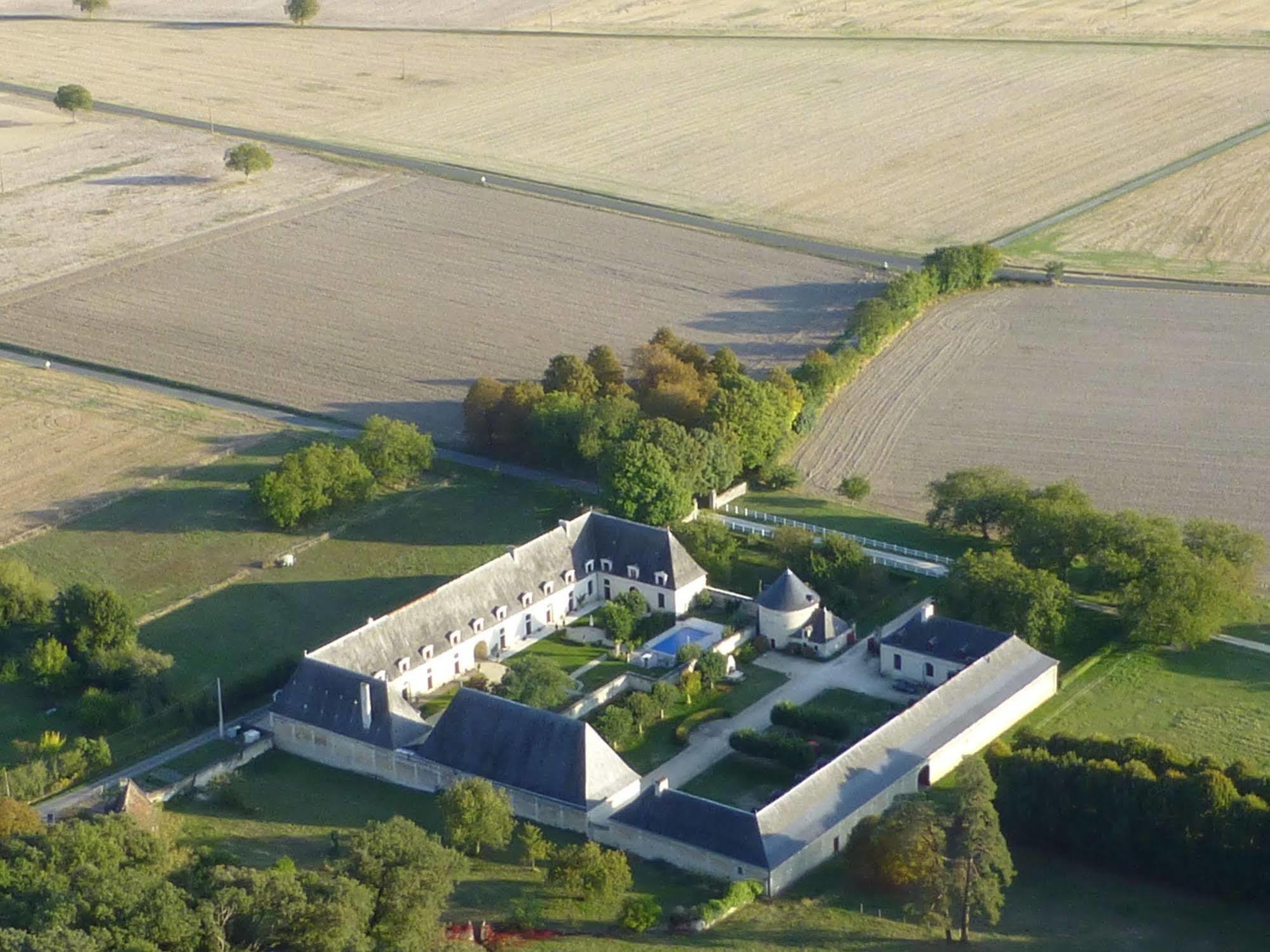 Le Clos Chavigny Лерне Экстерьер фото